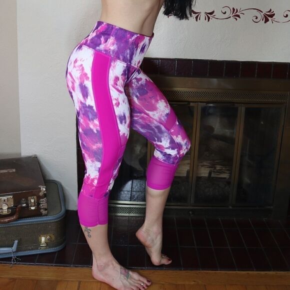Xersion Pants - Xersion bright pink fun mesh calf capris fitness